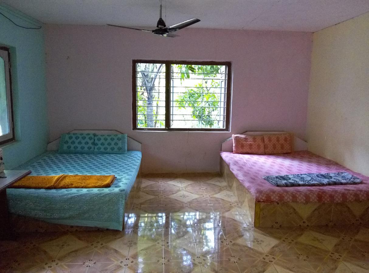 Om Shree Bed And Breakfast Harihareshwar Exterior foto