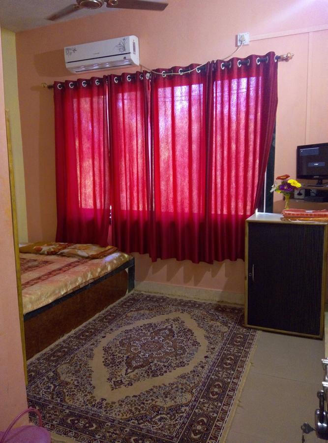 Om Shree Bed And Breakfast Harihareshwar Exterior foto