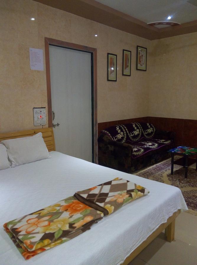 Om Shree Bed And Breakfast Harihareshwar Exterior foto